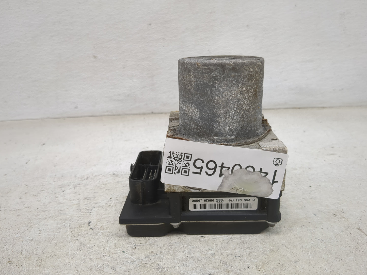 2009-2010 Audi A4 ABS Pump Control Module Replacement P/N:0265236188 8K0614517F, 0265951170, 8K0907379 Fits Fits 2009 2010 O