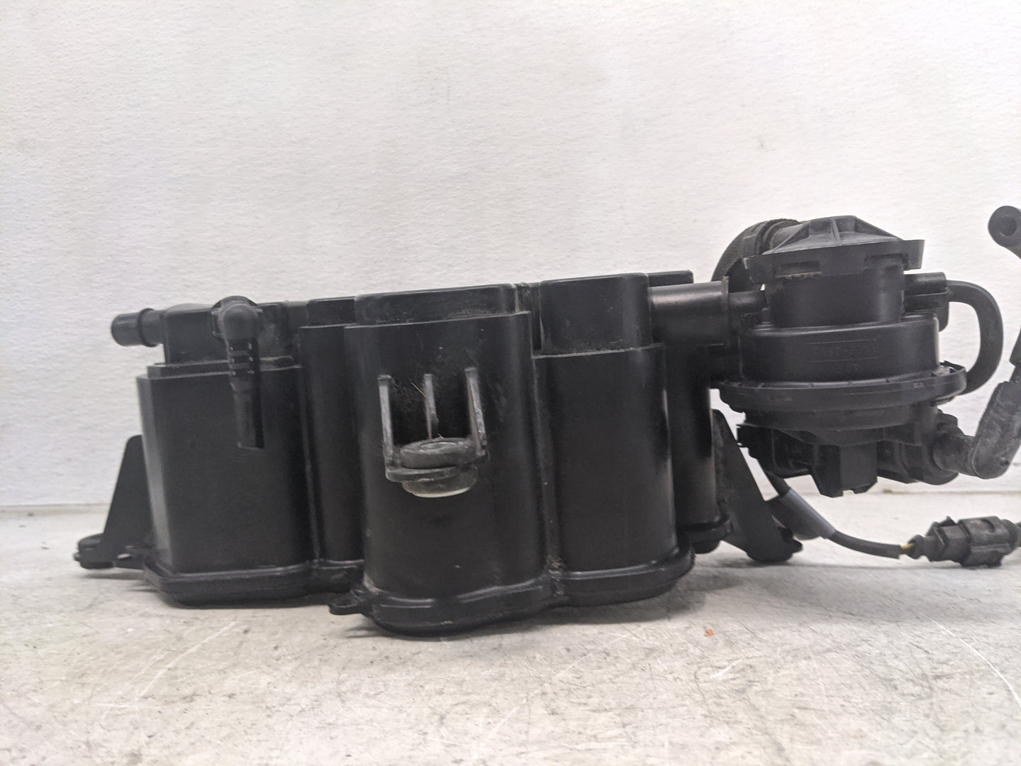 2010 Audi A4 Fuel Vapor Charcoal Canister 1462104 - Oemusedautoparts1.com