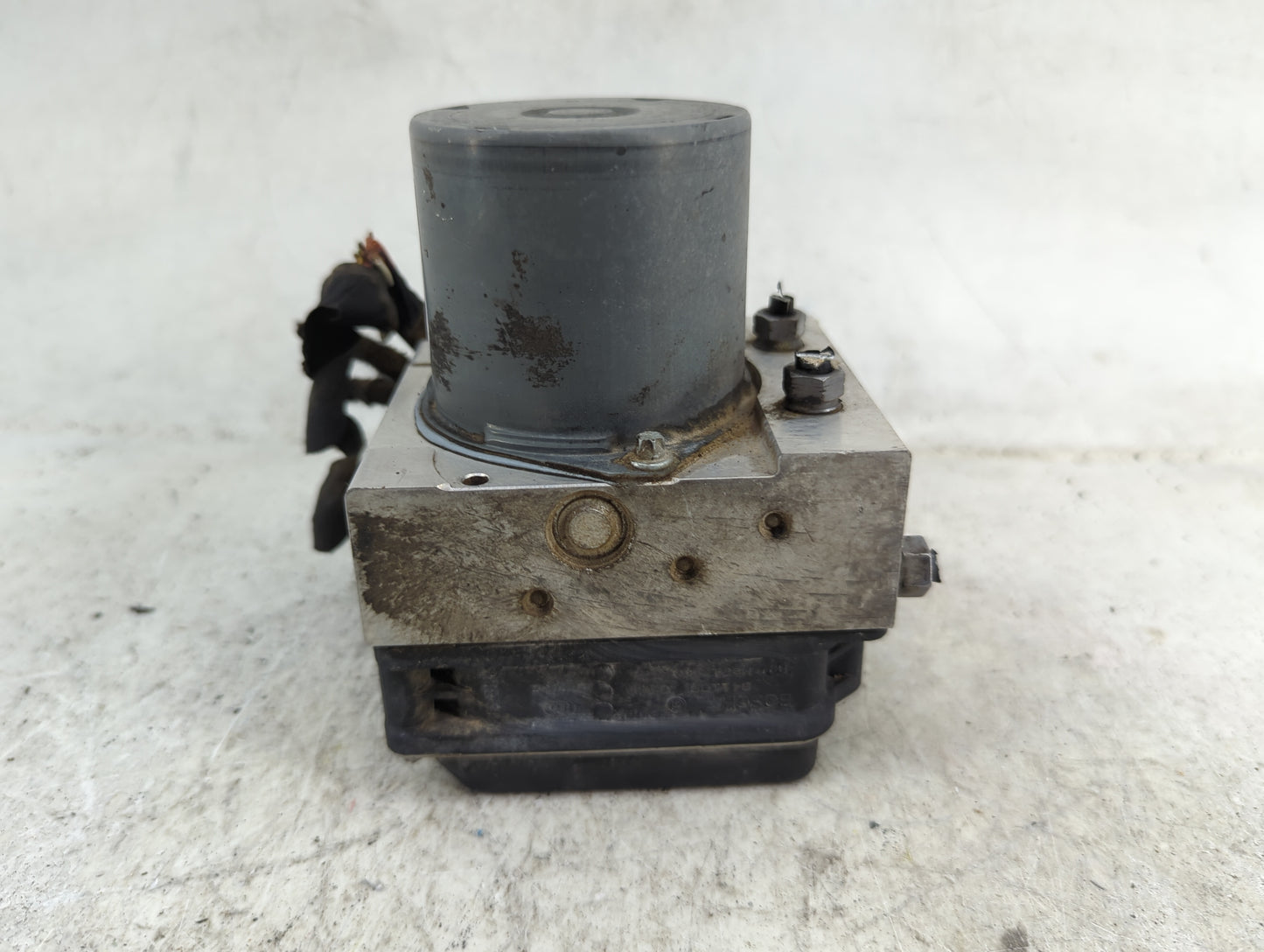 2009-2010 Audi A4 ABS Pump Control Module Replacement P/N:0265236188 8K0614517FL, 8K0907379CA Fits Fits 2009 2010 OEM Used A