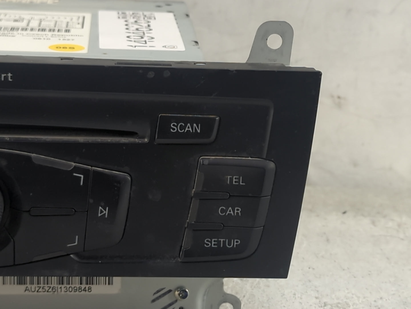2010-2012 Audi A4 Radio AM FM Cd Player Receiver Replacement P/N:8T1035186R CQ-JA1962G Fits OEM Used Auto Parts - Oemusedaut