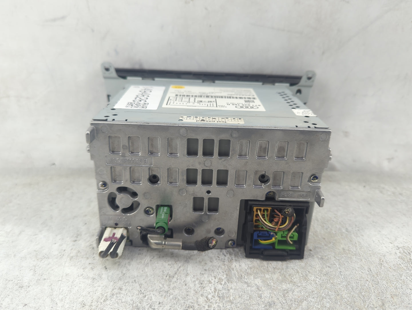 2010-2012 Audi A4 Radio AM FM Cd Player Receiver Replacement P/N:8T1035186R CQ-JA1962G Fits OEM Used Auto Parts - Oemusedaut
