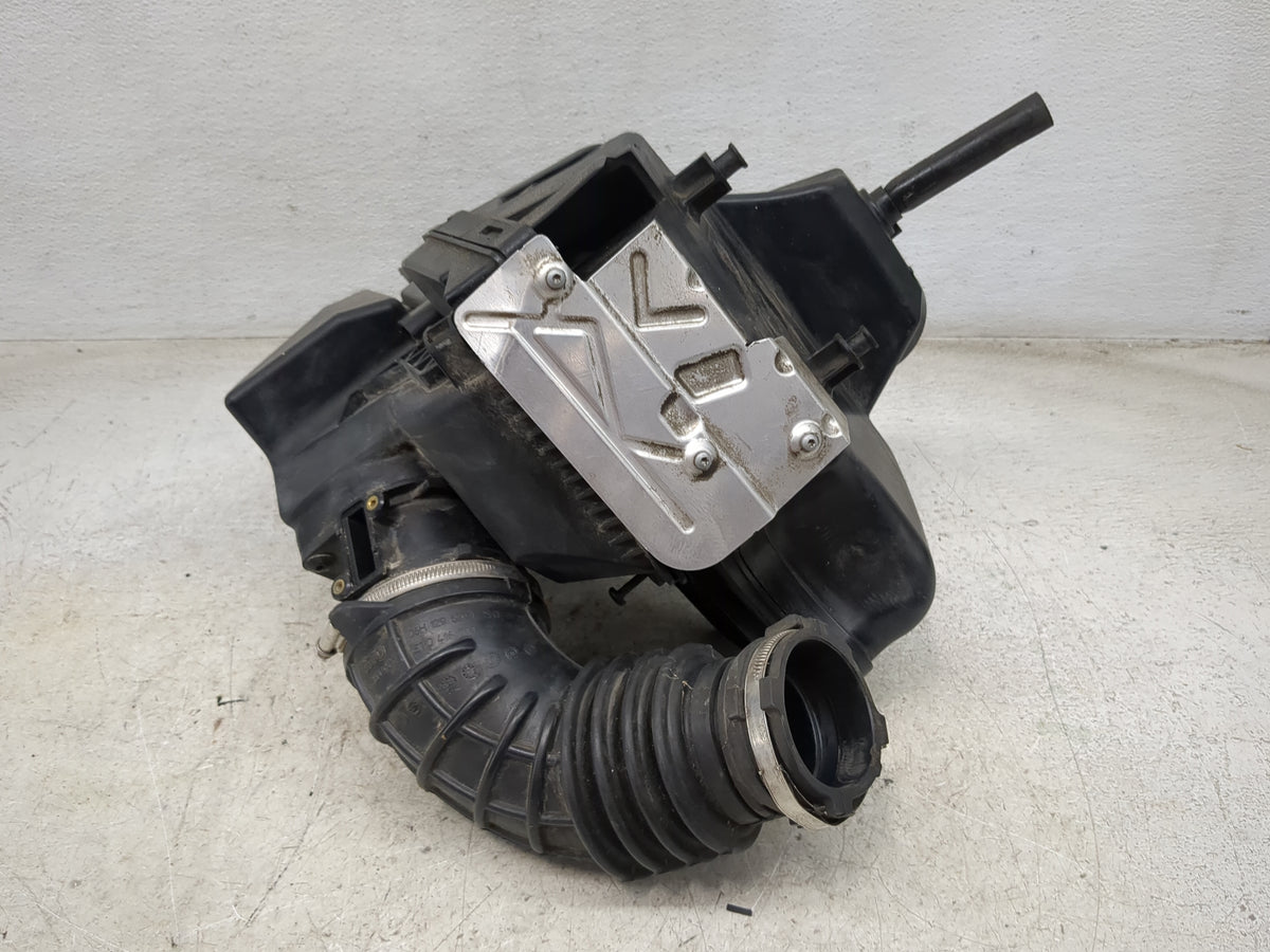 2009-2011 Audi A4 Air Cleaner Intake-duct Hose Tube 1499730 - Oemusedautoparts1.com