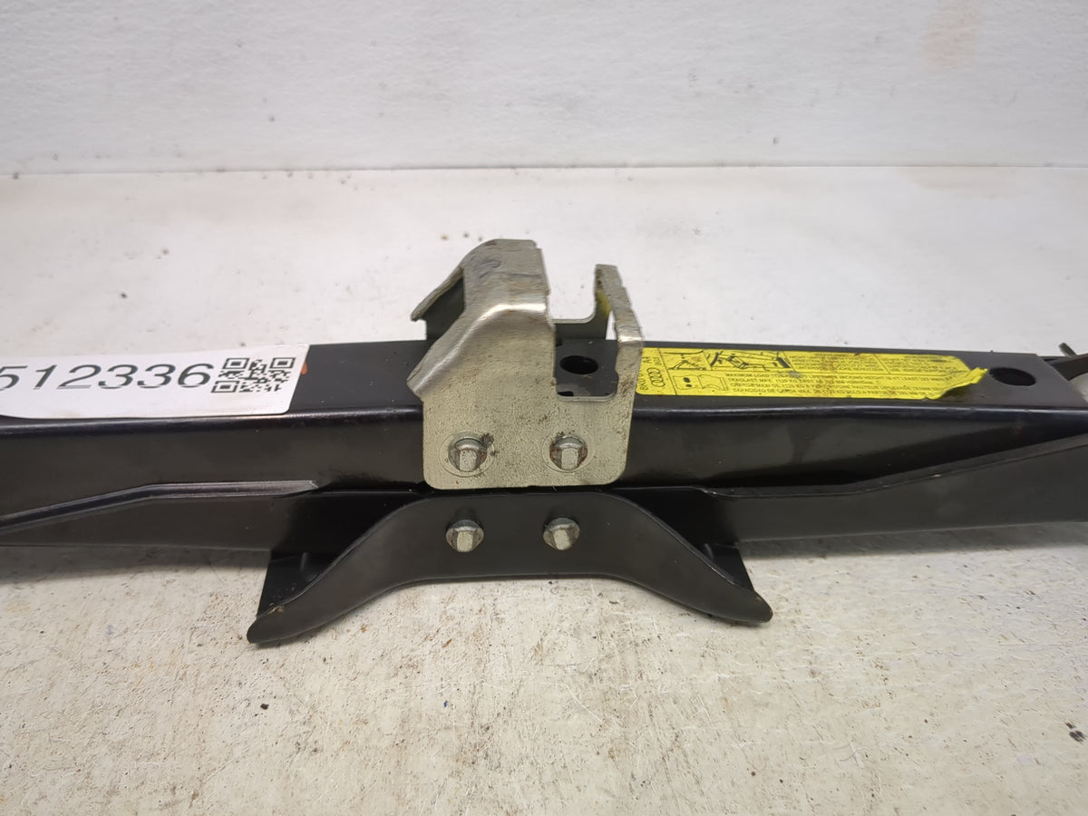 2010 Audi A4 Spare Scissor Car Jack 1512336 - Oemusedautoparts1.com