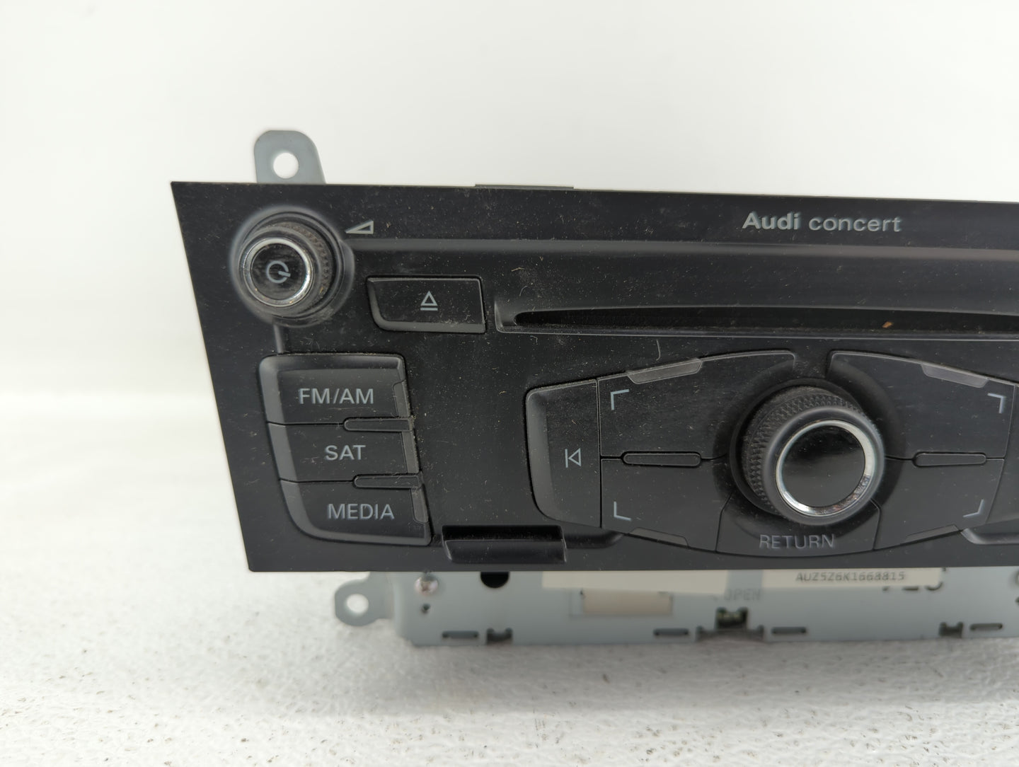 2010-2012 Audi A4 Radio AM FM Cd Player Receiver Replacement P/N:8T1 035 186 R 4G0035082C Fits OEM Used Auto Parts - Oemused