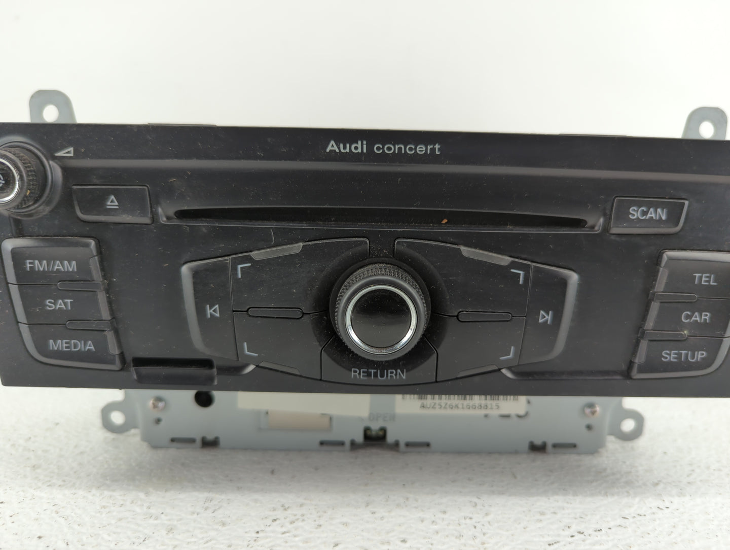 2010-2012 Audi A4 Radio AM FM Cd Player Receiver Replacement P/N:8T1 035 186 R 4G0035082C Fits OEM Used Auto Parts - Oemused