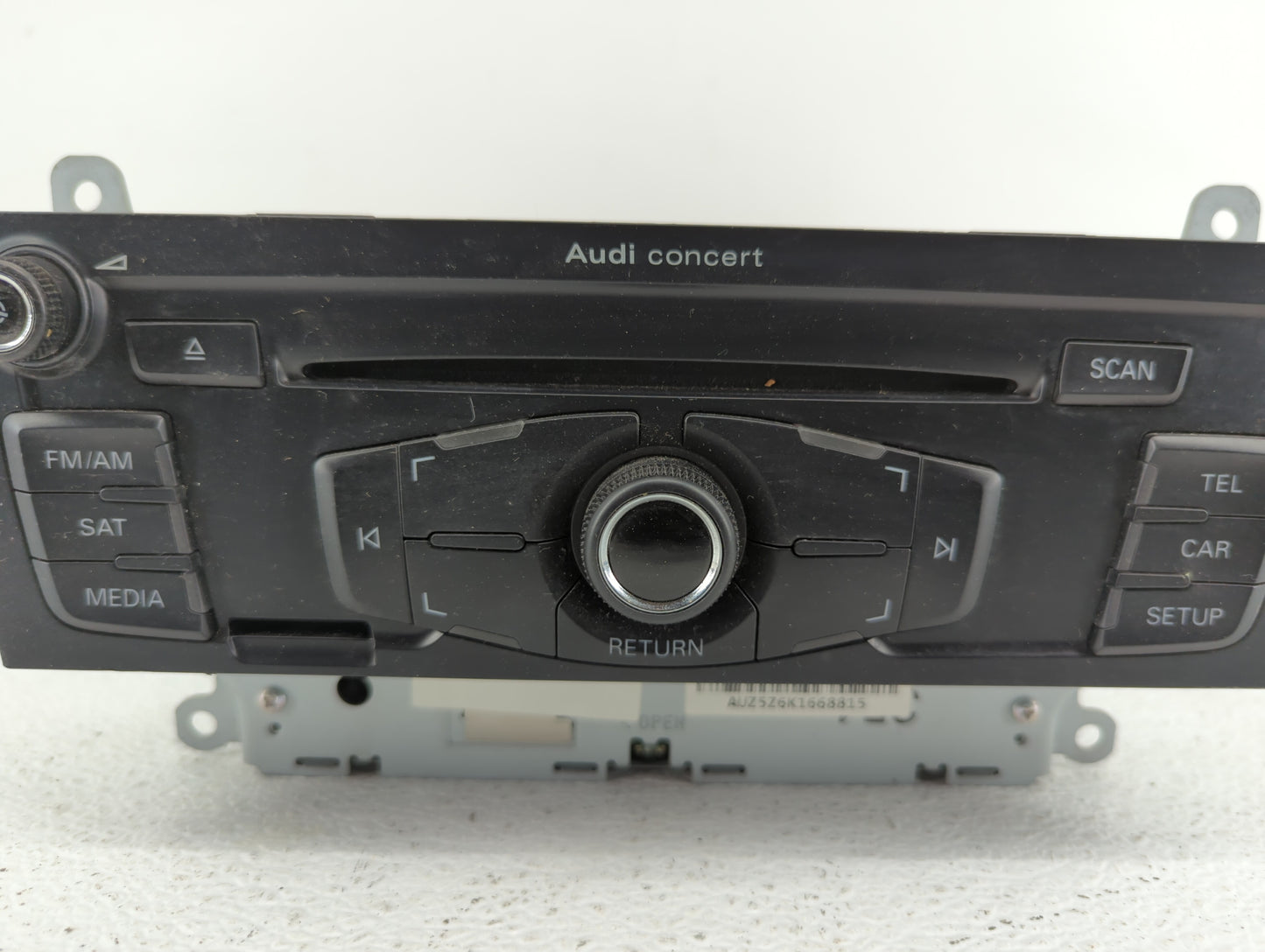 2010-2012 Audi A4 Radio AM FM Cd Player Receiver Replacement P/N:8T1 035 186 R 4G0035082C Fits OEM Used Auto Parts - Oemused