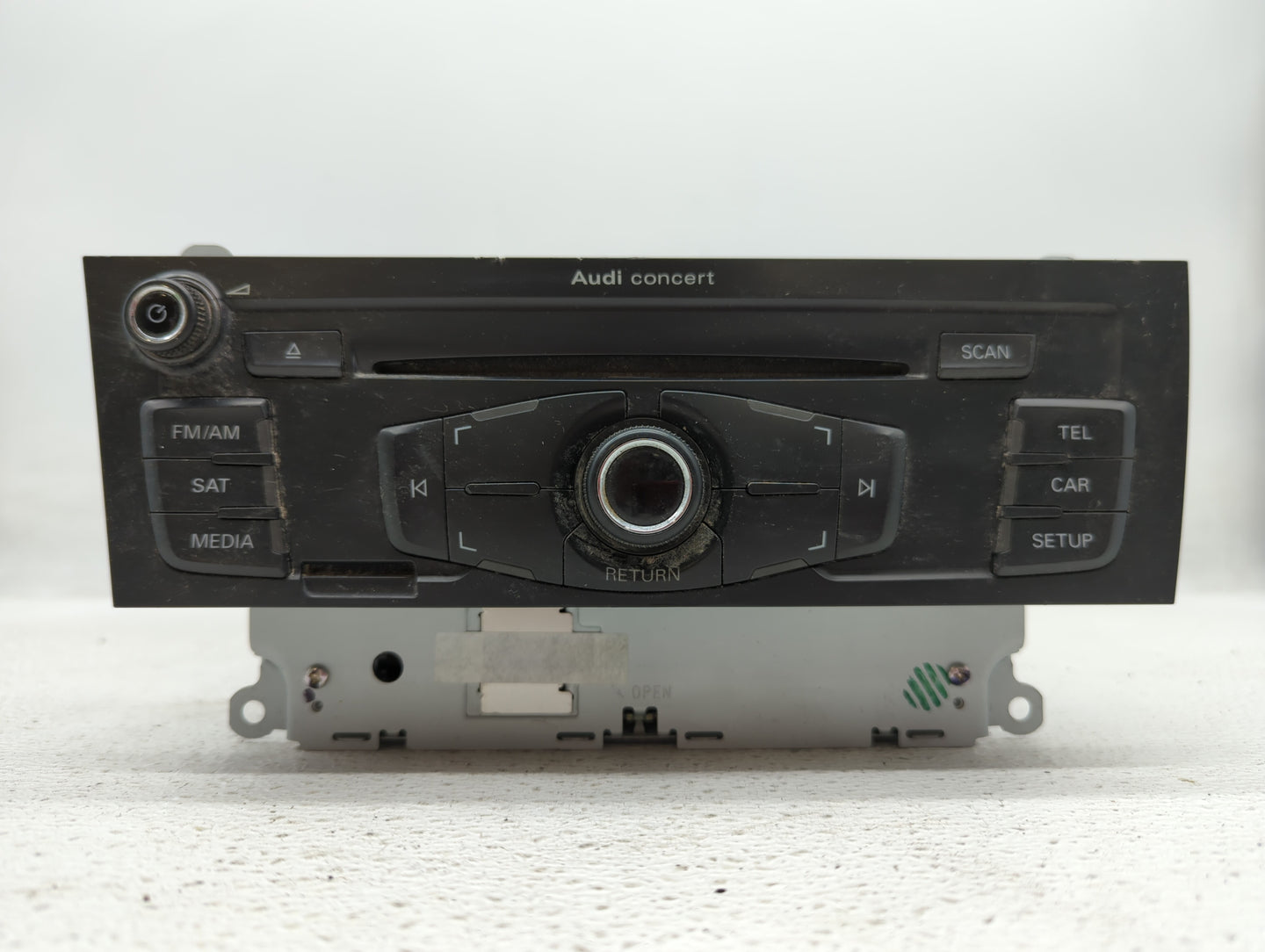 2010-2012 Audi A4 Radio AM FM Cd Player Receiver Replacement P/N:8T1 035 186 R 8T1 035 664 A Fits OEM Used Auto Parts - Oemu