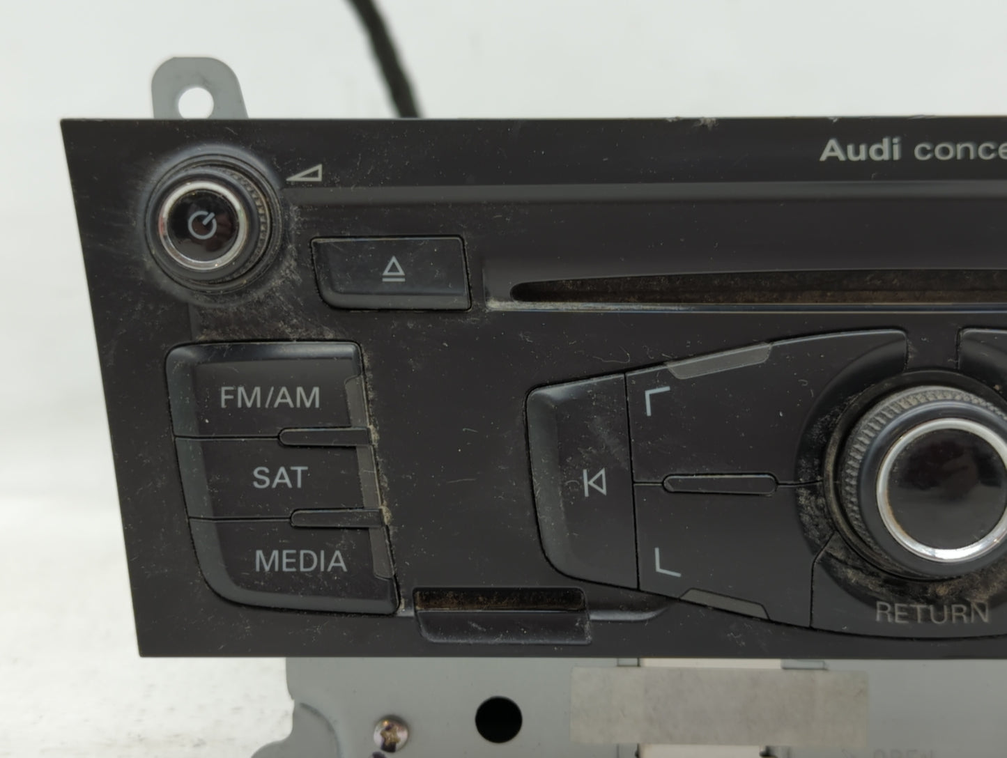 2010-2012 Audi A4 Radio AM FM Cd Player Receiver Replacement P/N:8T1 035 186 R 8T1 035 664 A Fits OEM Used Auto Parts - Oemu