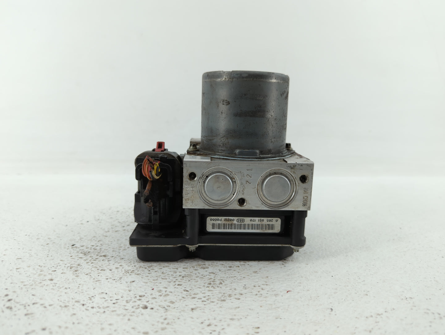 2009-2010 Audi A4 ABS Pump Control Module Replacement P/N:8K0 907 379 CA 8K0 614 517 FL, 8K0 907 379 AF Fits Fits 2009 2010 