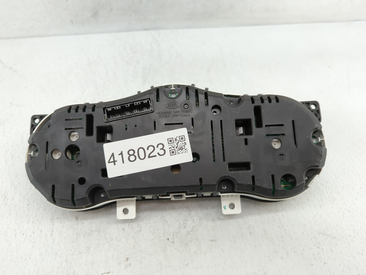 2010 Audi A4 Instrument Cluster Speedometer Gauges P/N:94001-2T323 94001-2T322 Fits Fits 2012 2013 OEM Used Auto Parts - Oem