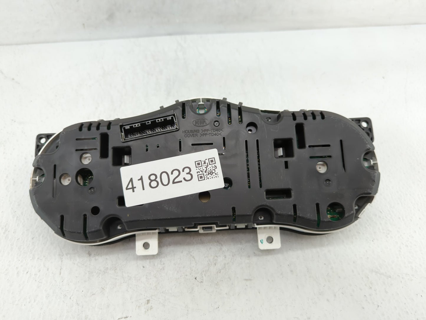 2010 Audi A4 Instrument Cluster Speedometer Gauges P/N:94001-2T323 94001-2T322 Fits Fits 2012 2013 OEM Used Auto Parts - Oem