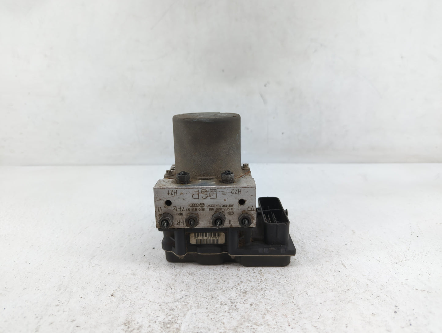 2009-2010 Audi A4 ABS Pump Control Module Replacement P/N:8K0 614 517 DA 8K0 614 517 FK, 8K0 614 517FL Fits Fits 2009 2010 O