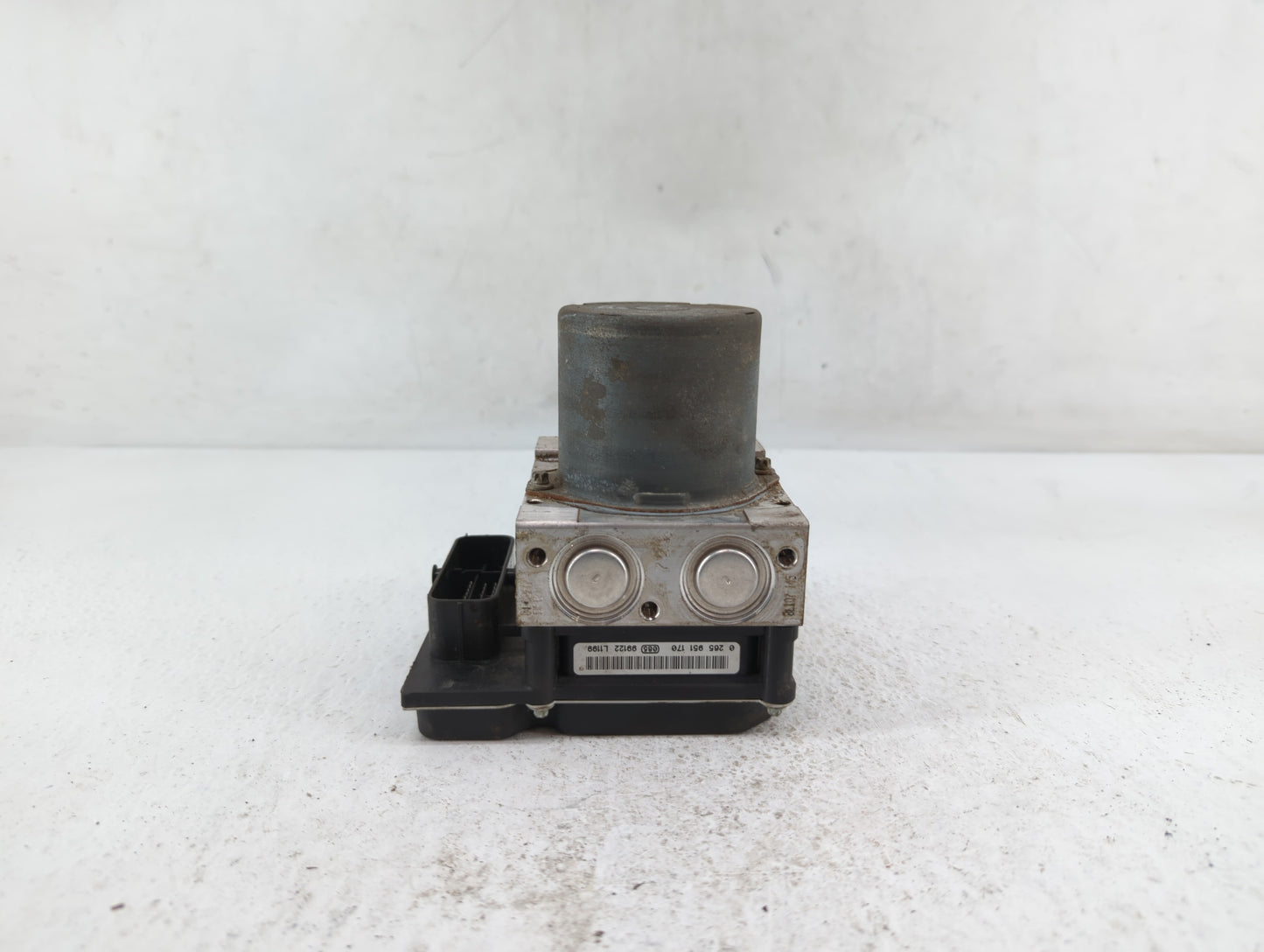 2009-2010 Audi A4 ABS Pump Control Module Replacement P/N:8K0 614 517 DA 8K0 614 517 FK, 8K0 614 517FL Fits Fits 2009 2010 O