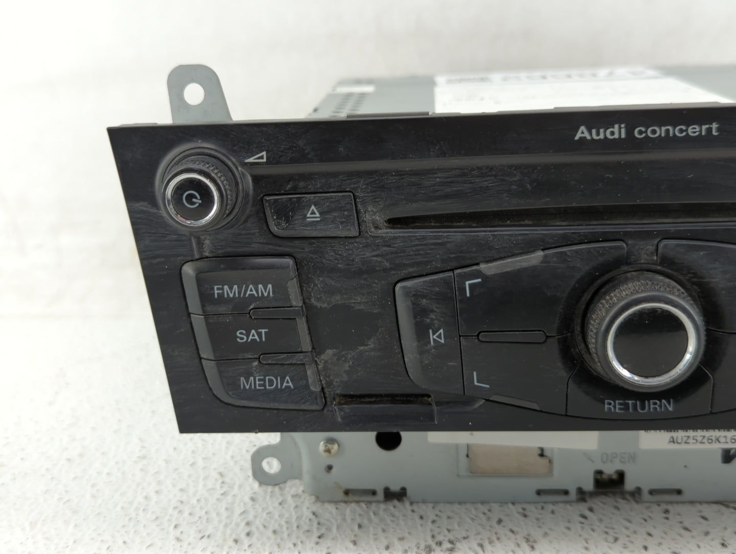 2010-2012 Audi A4 Radio AM FM Cd Player Receiver Replacement P/N:8T1 035 186 R 8T1 035 664 A Fits OEM Used Auto Parts - Oemu