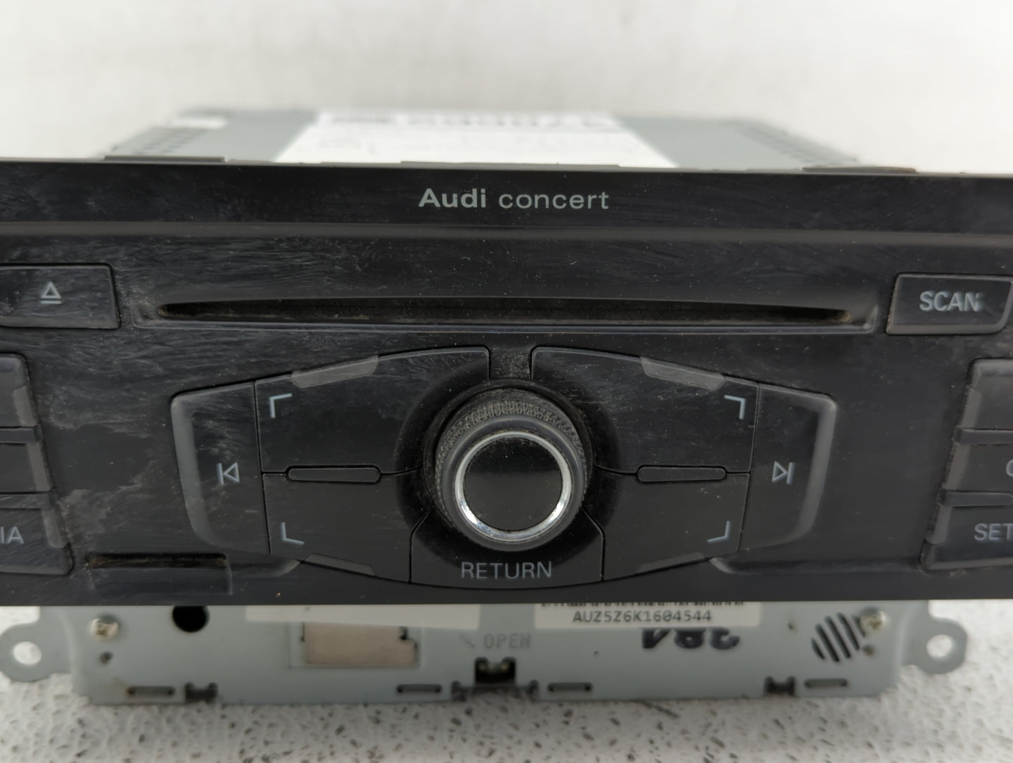 2010-2012 Audi A4 Radio AM FM Cd Player Receiver Replacement P/N:8T1 035 186 R 8T1 035 664 A Fits OEM Used Auto Parts - Oemu