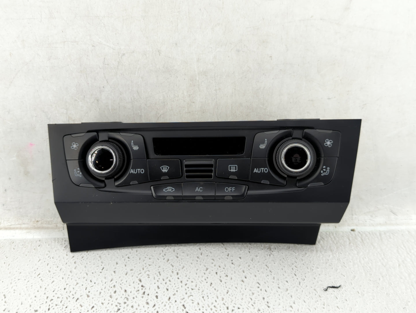 2010-2012 Audi A4 Am Fm Cd Player Radio Receiver - Oemusedautoparts1.com