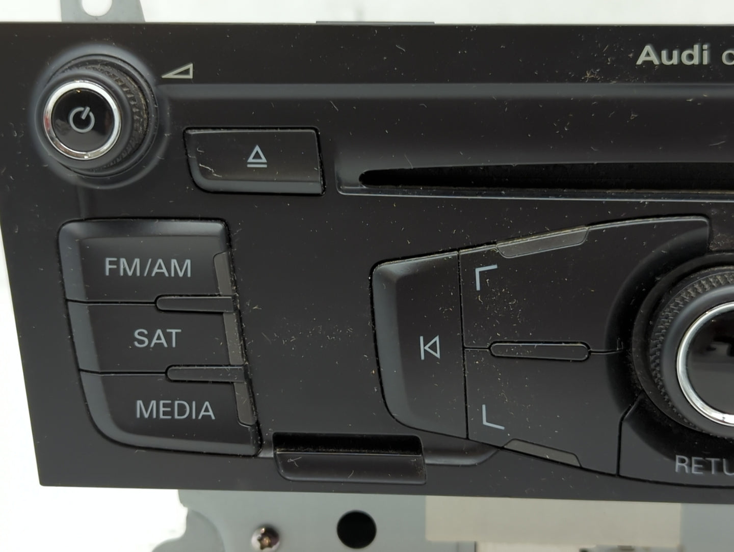 2010-2012 Audi A4 Am Fm Cd Player Radio Receiver - Oemusedautoparts1.com