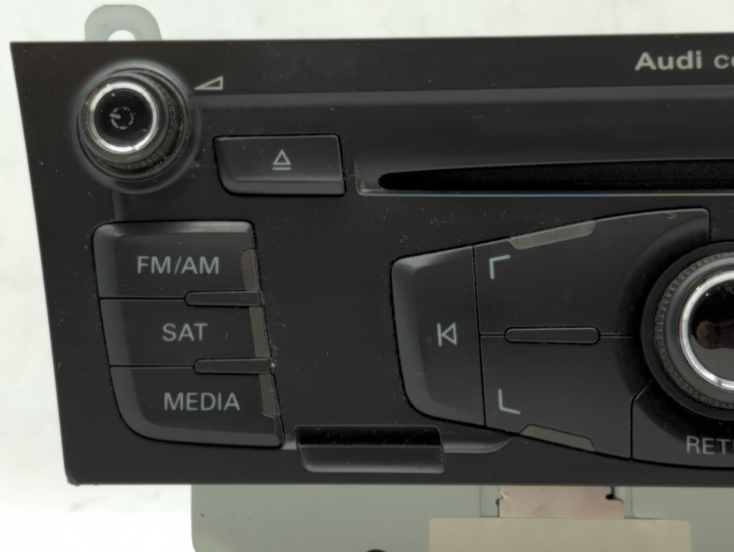 2010-2012 Audi A4 Am Fm Cd Player Radio Receiver - Oemusedautoparts1.com