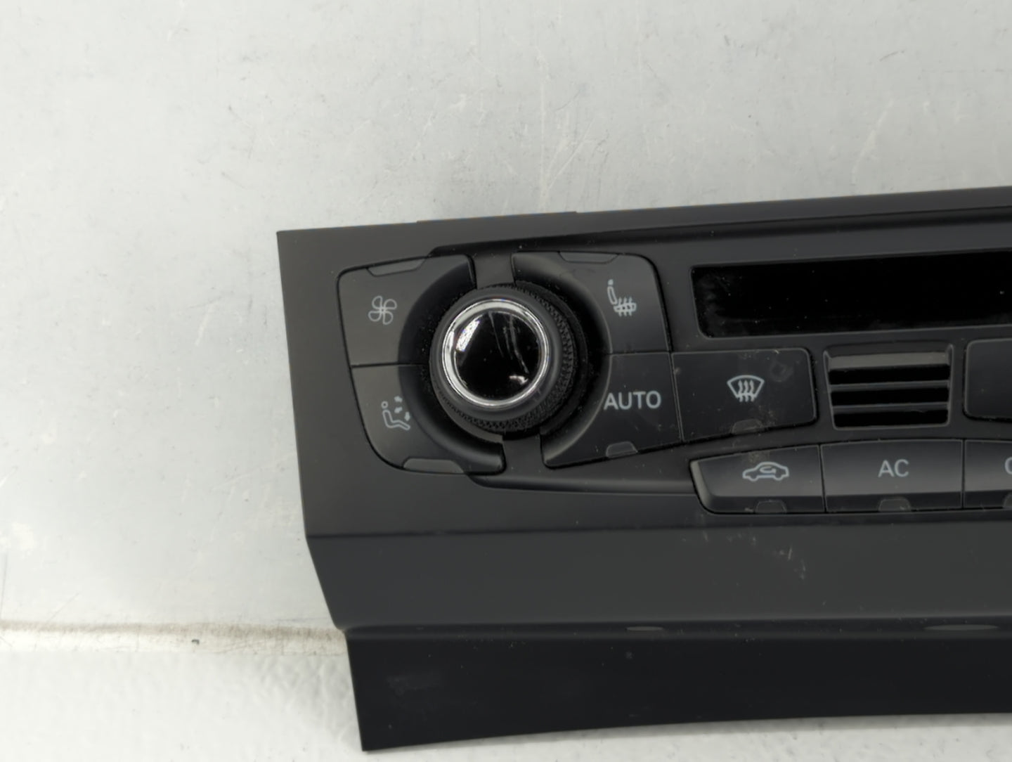 2009-2012 Audi A4 Climate Control Module Temperature AC/Heater Replacement P/N:8T1 820 043 AQ Fits OEM Used Auto Parts - Oem