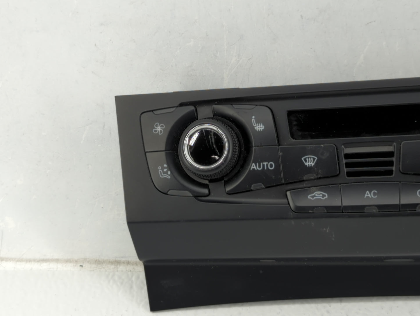 2009-2012 Audi A4 Climate Control Module Temperature AC/Heater Replacement P/N:8T1 820 043 AQ Fits OEM Used Auto Parts - Oem