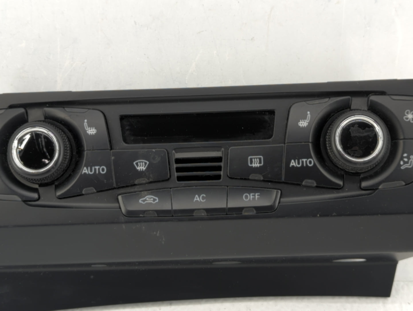 2009-2012 Audi A4 Climate Control Module Temperature AC/Heater Replacement P/N:8T1 820 043 AQ Fits OEM Used Auto Parts - Oem