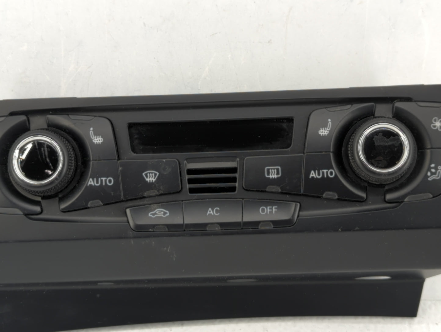 2009-2012 Audi A4 Climate Control Module Temperature AC/Heater Replacement P/N:8T1 820 043 AQ Fits OEM Used Auto Parts - Oem