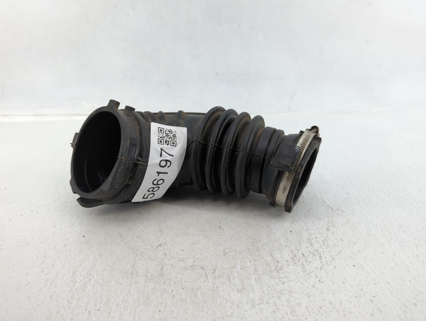 2010 Audi A4 Air Cleaner Intake Duct Hose Tube Black - Oemusedautoparts1.com