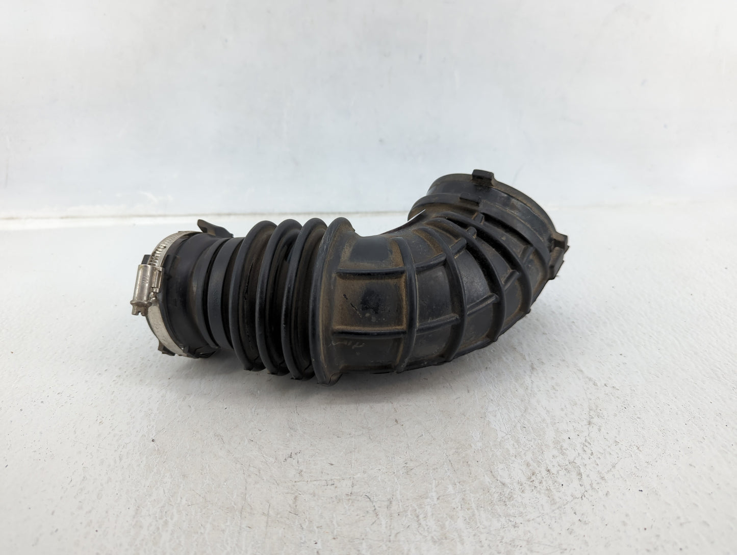 2010 Audi A4 Air Cleaner Intake Duct Hose Tube Black - Oemusedautoparts1.com