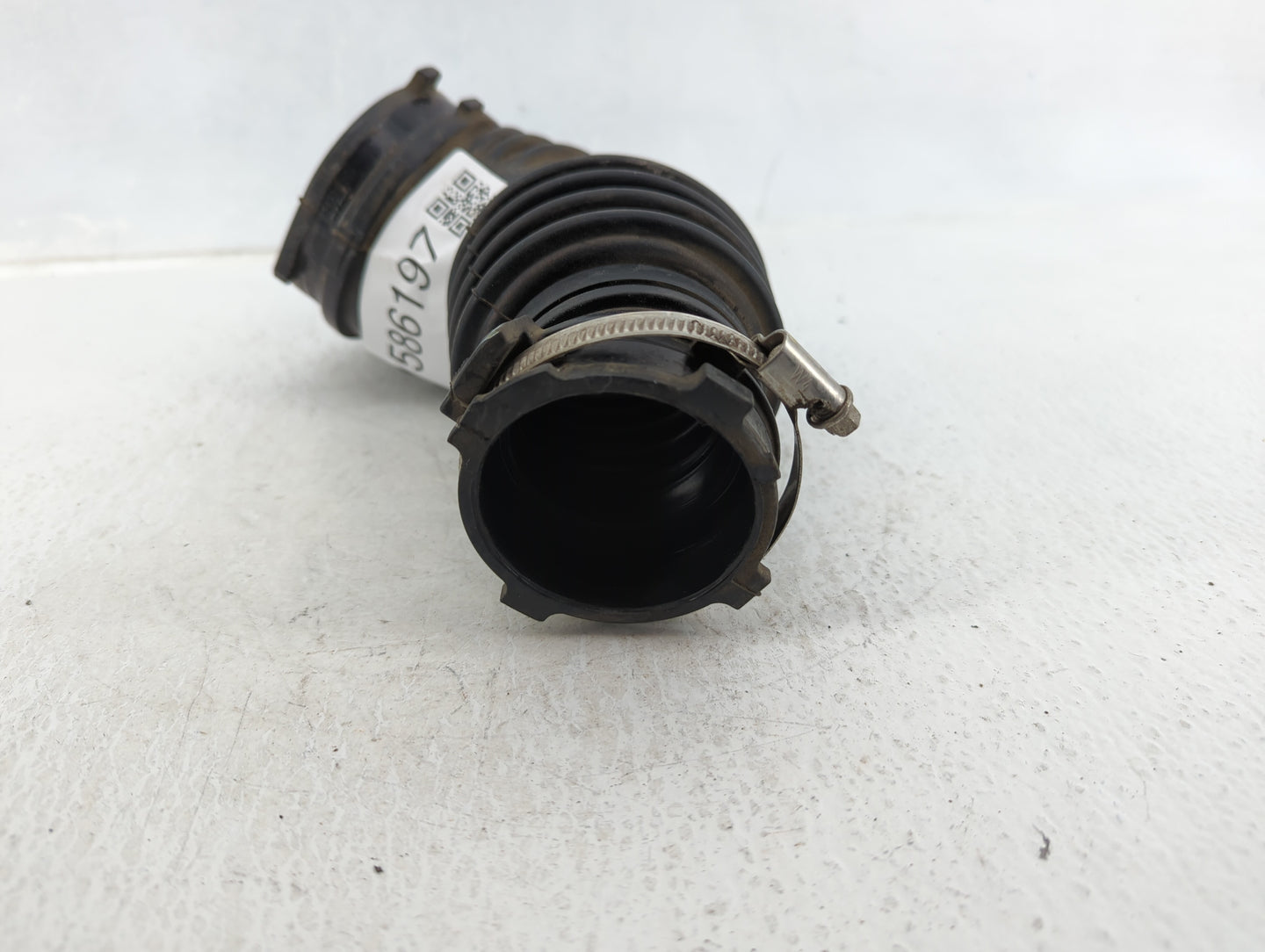 2010 Audi A4 Air Cleaner Intake Duct Hose Tube Black - Oemusedautoparts1.com