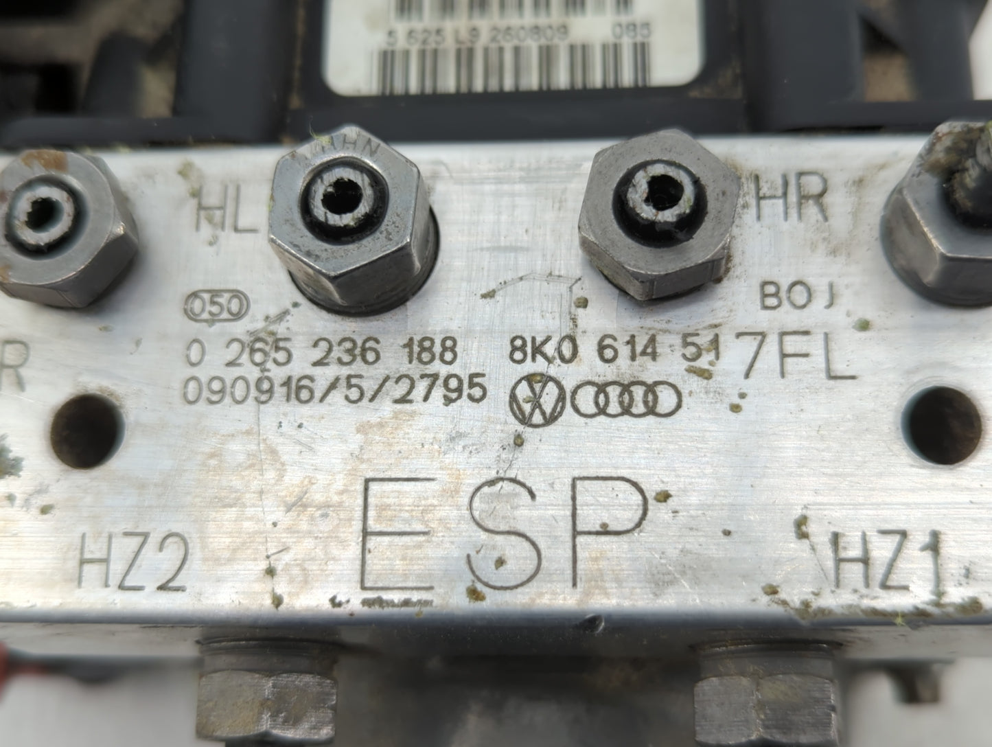 2009-2010 Audi A4 ABS Pump Control Module Replacement P/N:8K0 614 517FL 0 265 236 188 Fits Fits 2009 2010 OEM Used Auto Part