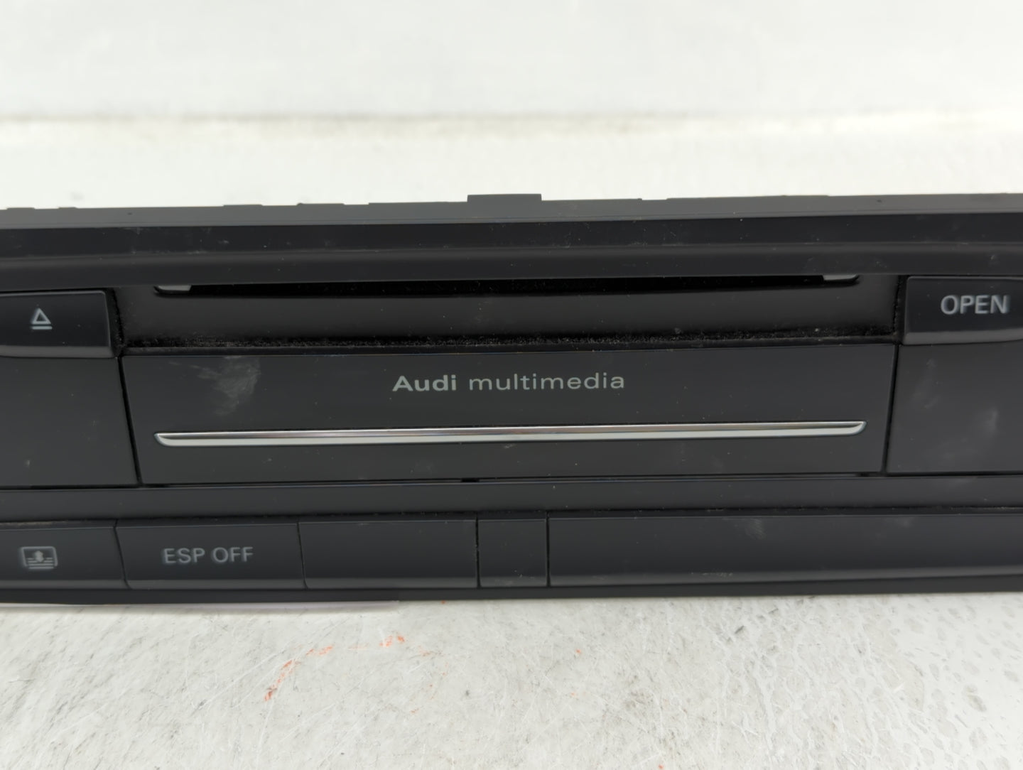 2009-2012 Audi A4 Am Fm Cd Player Radio Receiver - Oemusedautoparts1.com