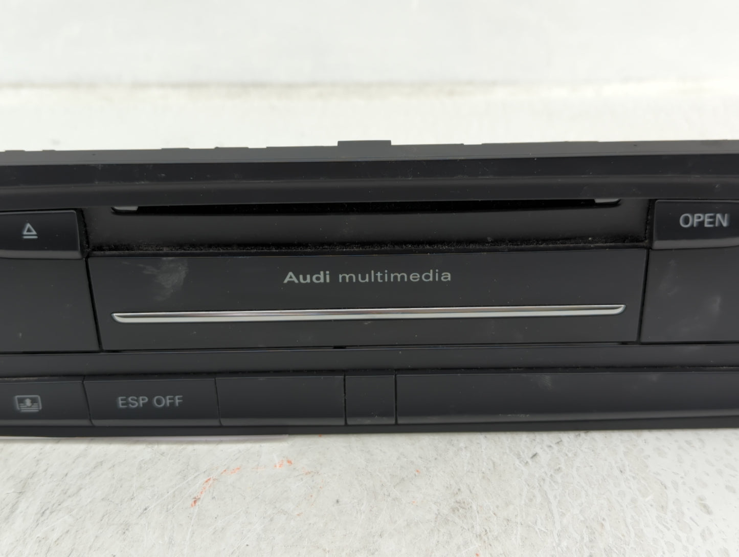 2009-2012 Audi A4 Am Fm Cd Player Radio Receiver - Oemusedautoparts1.com