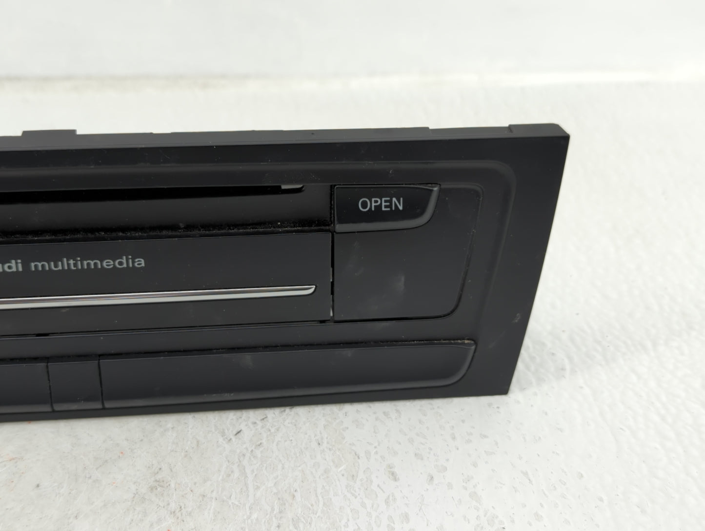 2009-2012 Audi A4 Am Fm Cd Player Radio Receiver - Oemusedautoparts1.com