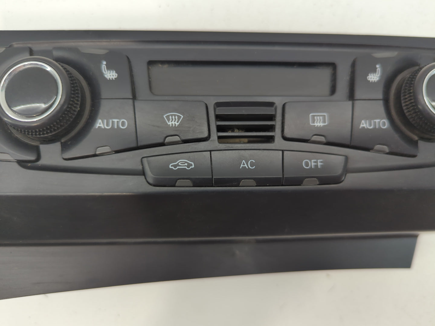 2009-2012 Audi A4 Climate Control Module Temperature AC/Heater Replacement P/N:8T1 820 043 AQ Fits OEM Used Auto Parts - Oem