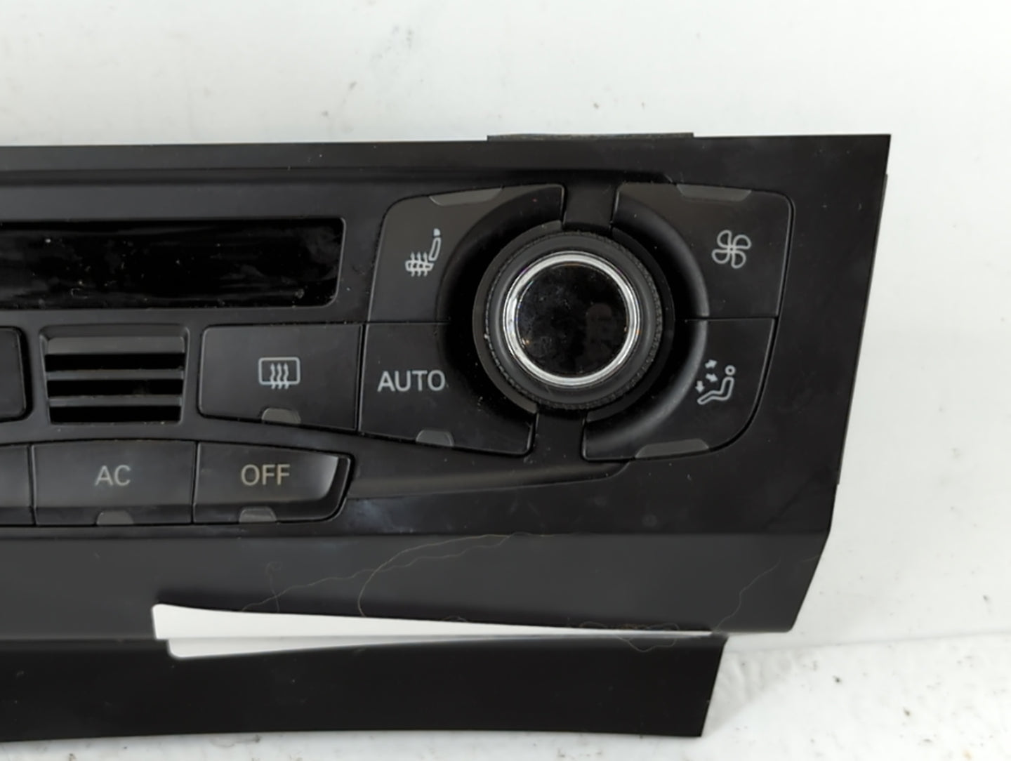 2009-2012 Audi A4 Climate Control Module Temperature AC/Heater Replacement P/N:8T1 820 043 AQ Fits OEM Used Auto Parts - Oem