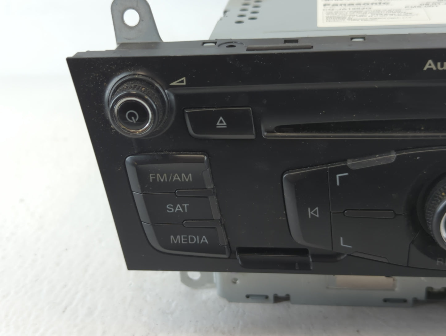 2010-2012 Audi A4 Am Fm Cd Player Radio Receiver - Oemusedautoparts1.com