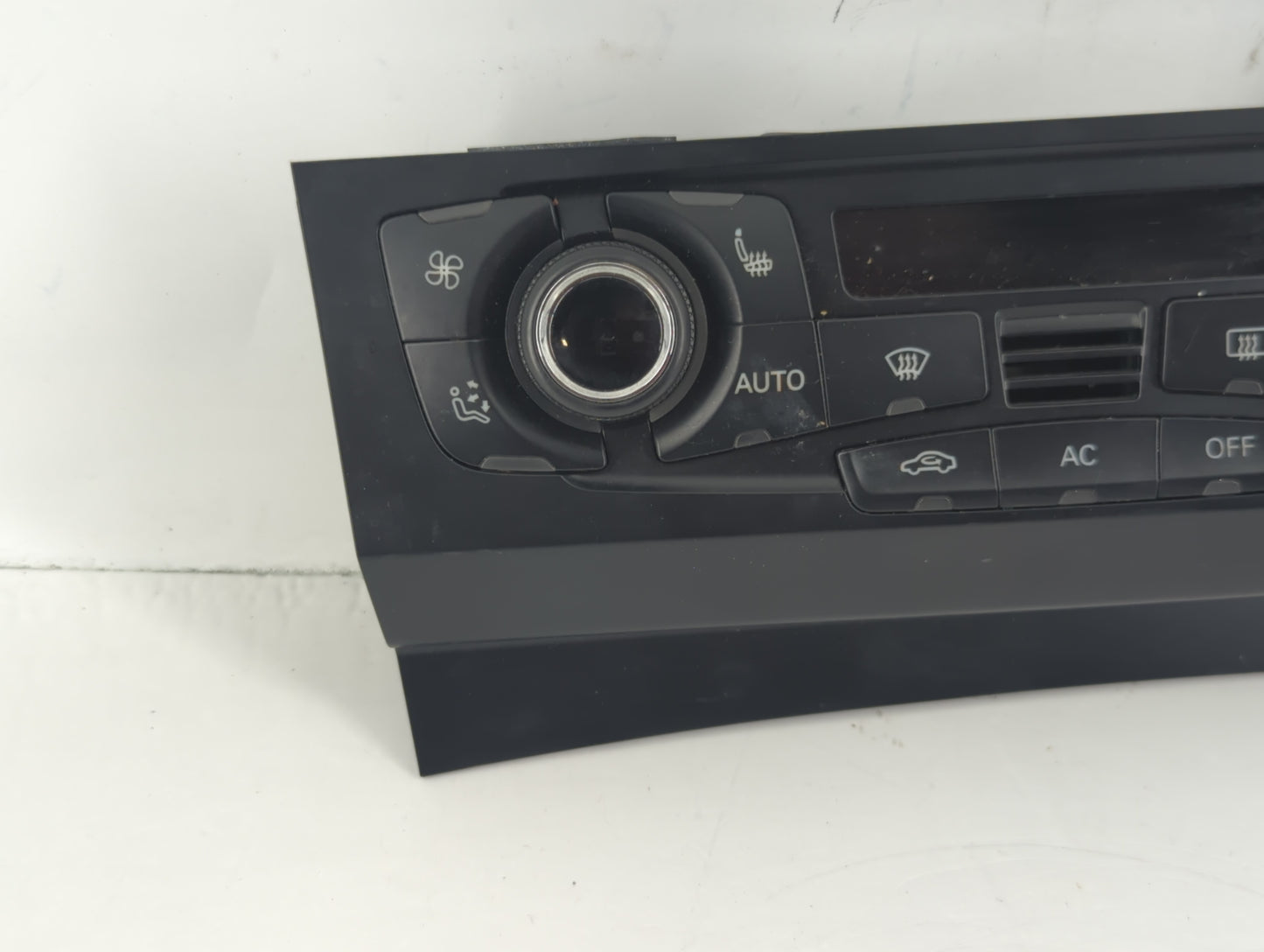2009-2012 Audi A4 Climate Control Module Temperature AC/Heater Replacement P/N:8T1 820 043 AQ Fits OEM Used Auto Parts - Oem