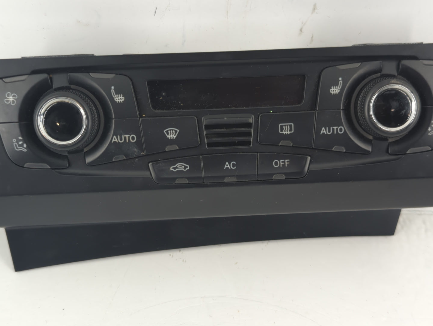 2009-2012 Audi A4 Climate Control Module Temperature AC/Heater Replacement P/N:8T1 820 043 AQ Fits OEM Used Auto Parts - Oem
