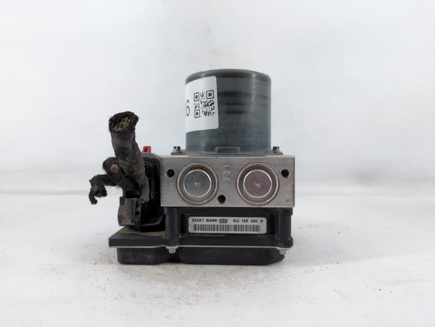 2013 Audi A4 ABS Pump Control Module Replacement P/N:8K0 907 379 CA Fits OEM Used Auto Parts - Oemusedautoparts1.com