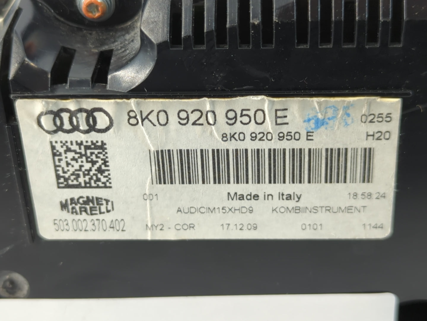 2010-2012 Audi A4 Instrument Cluster Speedometer Gauges P/N:8K0 920 950 E Fits Fits 2010 2011 2012 OEM Used Auto Parts - Oem