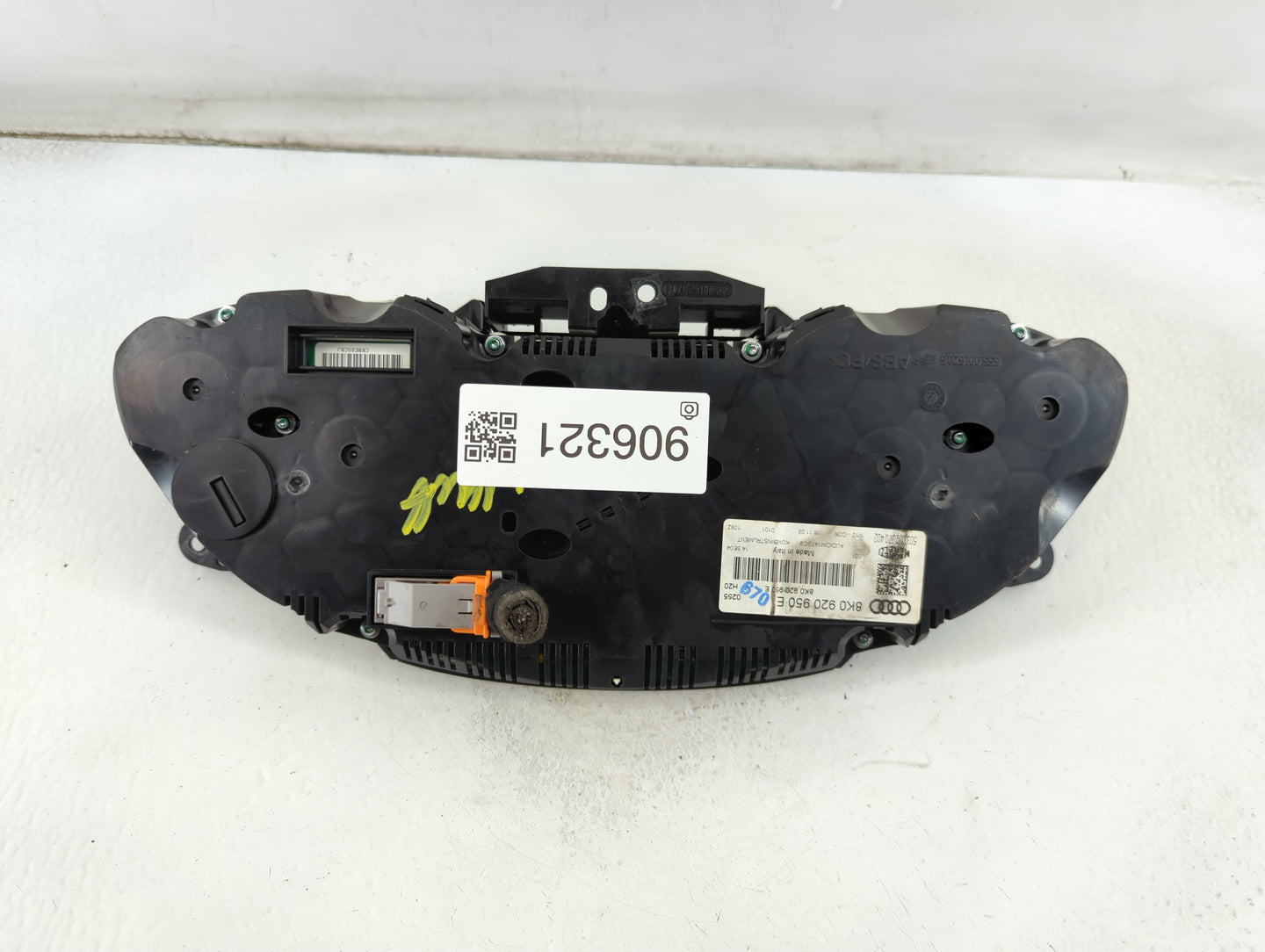 2010-2012 Audi A4 Instrument Cluster Speedometer Gauges P/N:8K0 920 950 E Fits Fits 2010 2011 2012 OEM Used Auto Parts - Oem