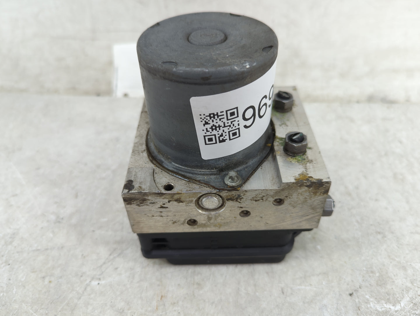 2009-2010 Audi A4 Quattro ABS Pump Control Module Replacement P/N:0265236113 8K0614517D, 0265951124 Fits Fits 2009 2010 OEM 