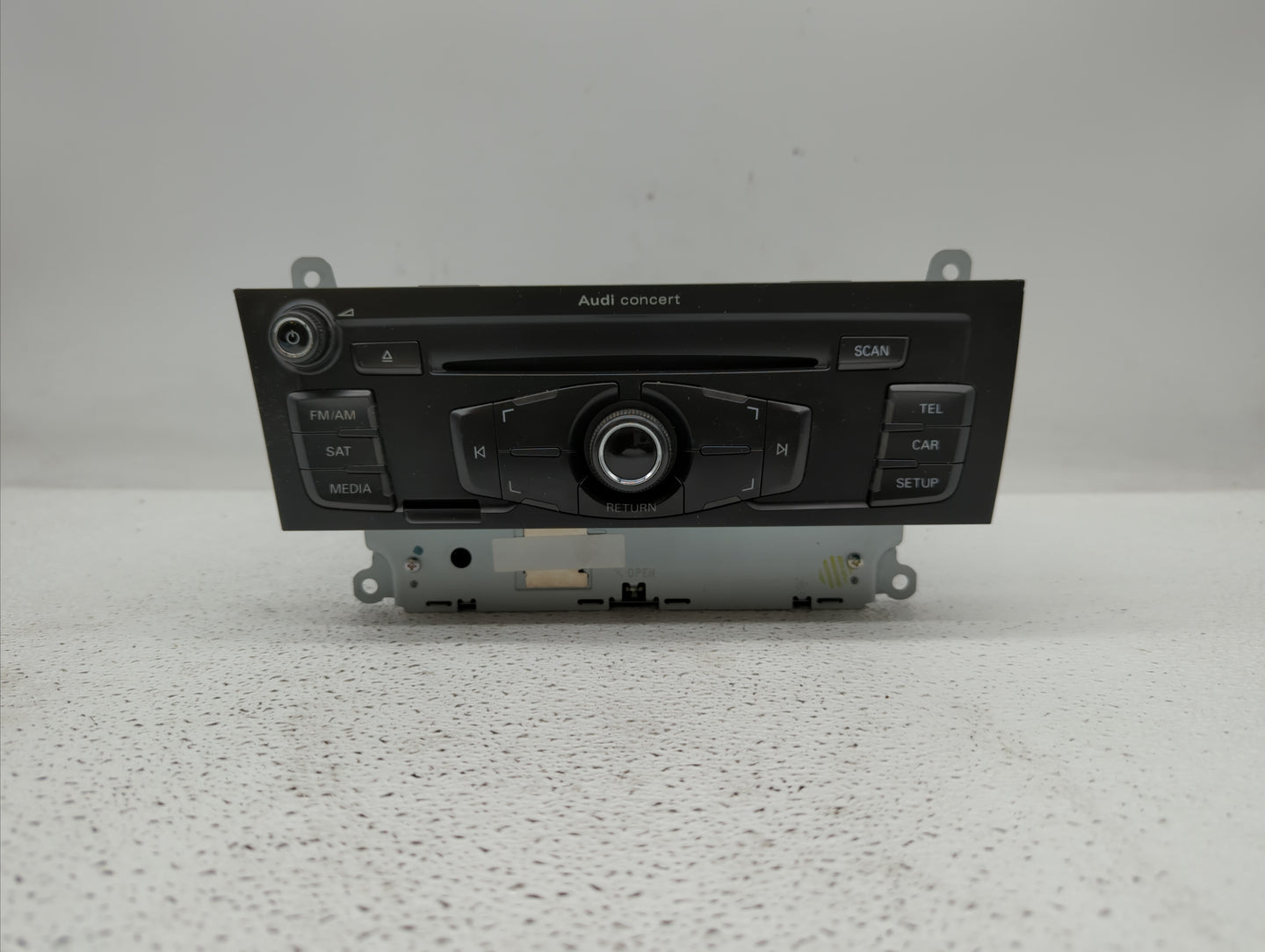 2010-2012 Audi A4 Quattro Radio AM FM Cd Player Receiver Replacement P/N:8T1 035 186 R 4G0035082C Fits OEM Used Auto Parts -