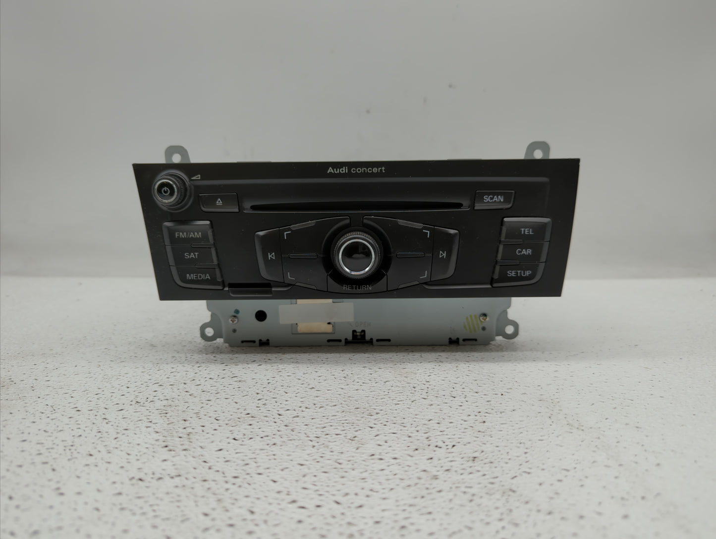 2010-2012 Audi A4 Quattro Radio AM FM Cd Player Receiver Replacement P/N:8T1 035 186 R 4G0035082C Fits OEM Used Auto Parts -