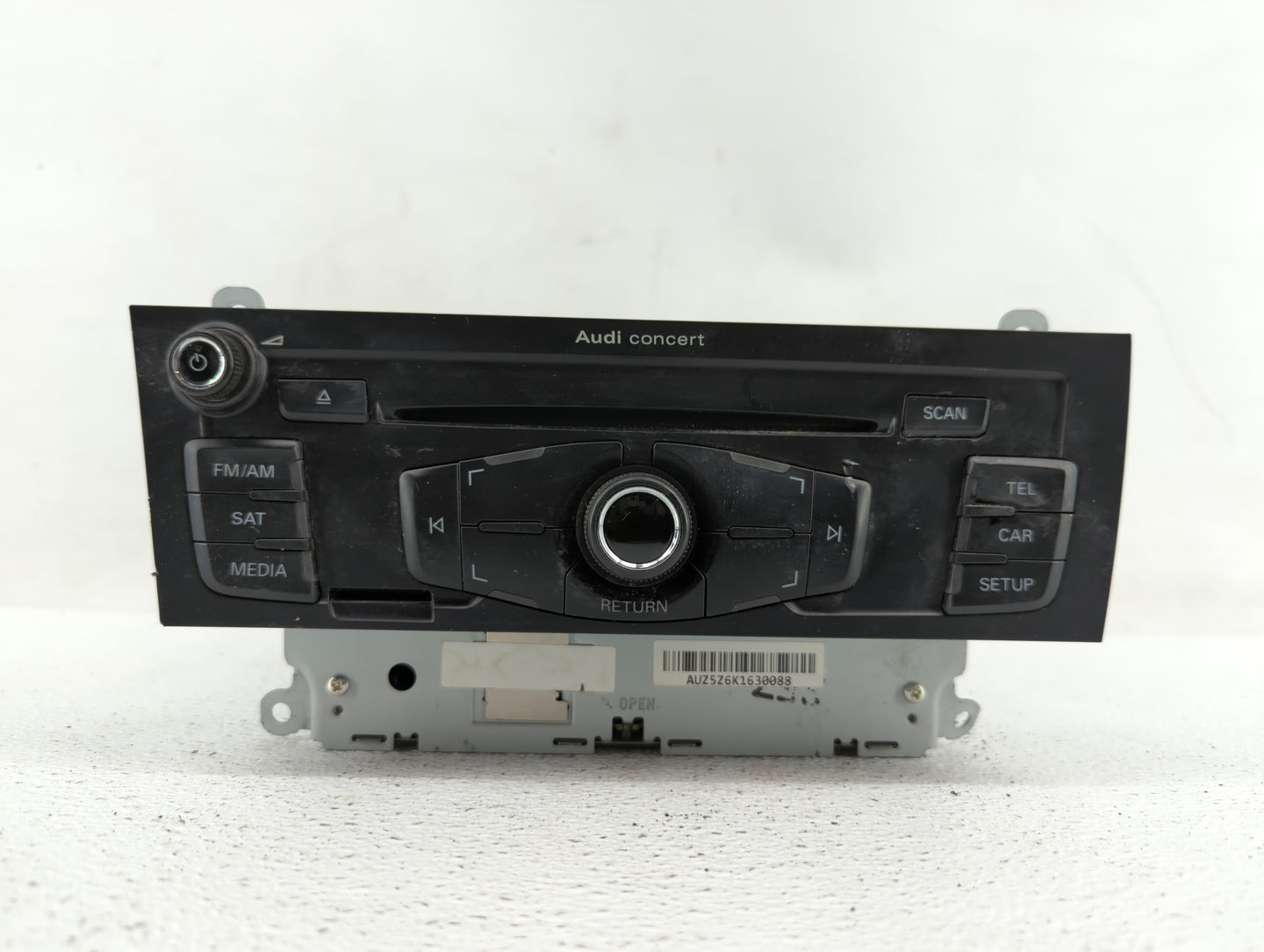 2010-2012 Audi A4 Quattro Radio AM FM Cd Player Receiver Replacement P/N:8T1 035 186 R 4G0035082C Fits OEM Used Auto Parts -