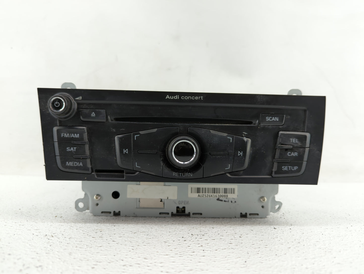 2010-2012 Audi A4 Quattro Radio AM FM Cd Player Receiver Replacement P/N:8T1 035 186 R 4G0035082C Fits OEM Used Auto Parts -