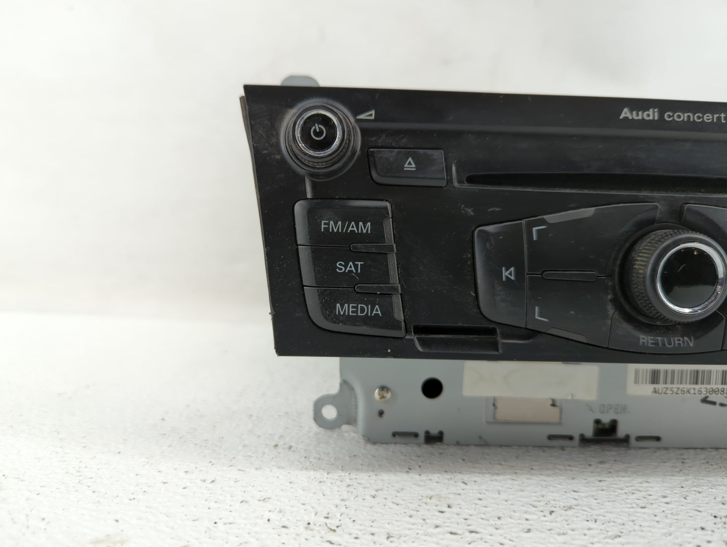 2010-2012 Audi A4 Quattro Radio AM FM Cd Player Receiver Replacement P/N:8T1 035 186 R 4G0035082C Fits OEM Used Auto Parts -