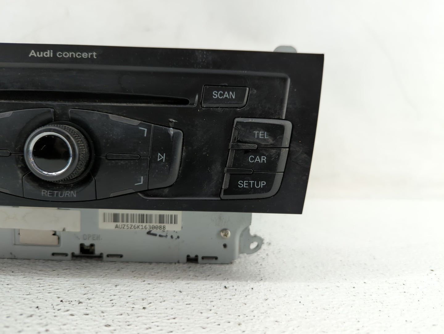 2010-2012 Audi A4 Quattro Radio AM FM Cd Player Receiver Replacement P/N:8T1 035 186 R 4G0035082C Fits OEM Used Auto Parts -