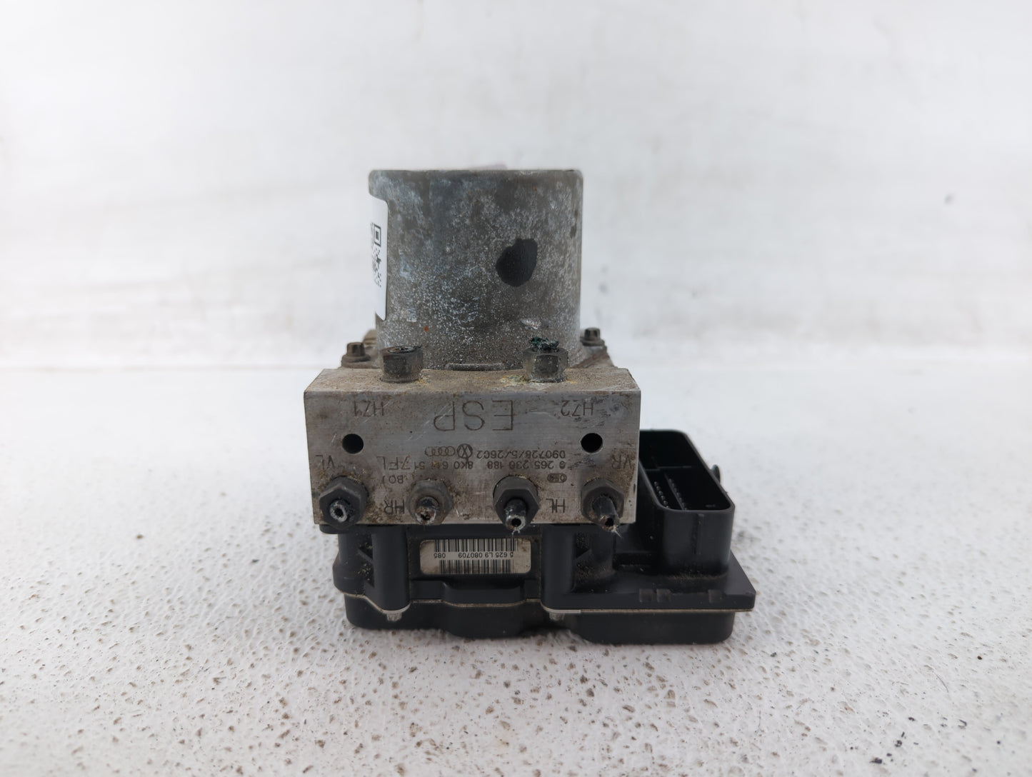 2009-2010 Audi A4 Quattro ABS Pump Control Module Replacement P/N:8K0 614 517 FL 8K0 614 517 HA Fits Fits 2009 2010 OEM Used