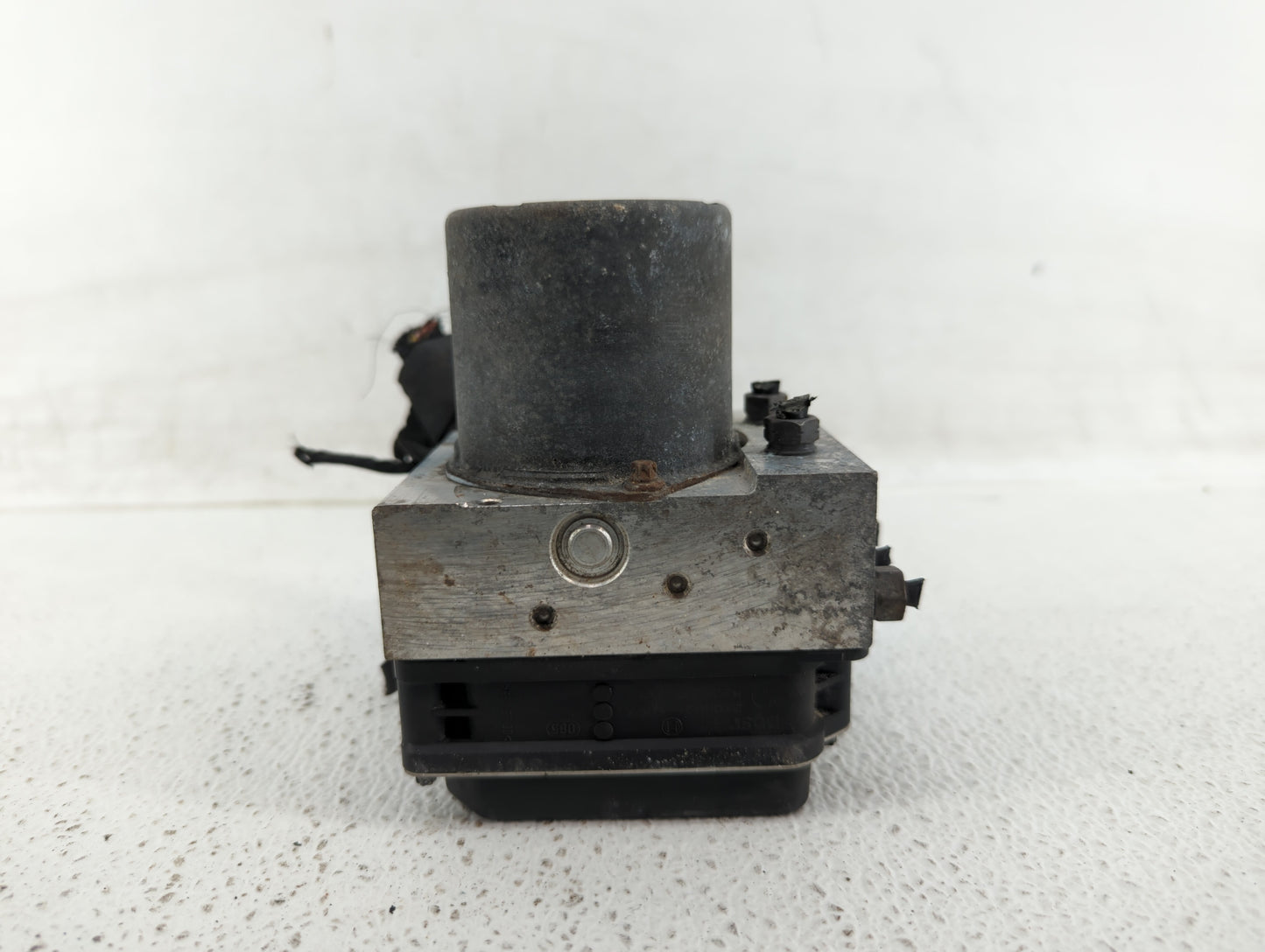 2009-2010 Audi A4 Quattro ABS Pump Control Module Replacement P/N:8K0 614 517 FL 8K0 614 517 HA Fits Fits 2009 2010 OEM Used